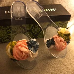 NWBox clear slide on sandals with floral decorations